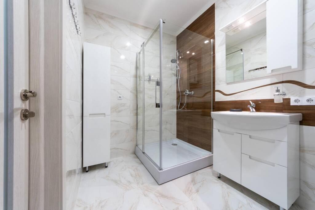 Квартира Люкс В Жк Лебединый, Ул. Ревуцкого 40 Г Kiew Exterior foto