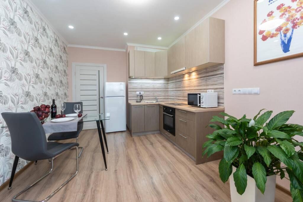 Квартира Люкс В Жк Лебединый, Ул. Ревуцкого 40 Г Kiew Exterior foto