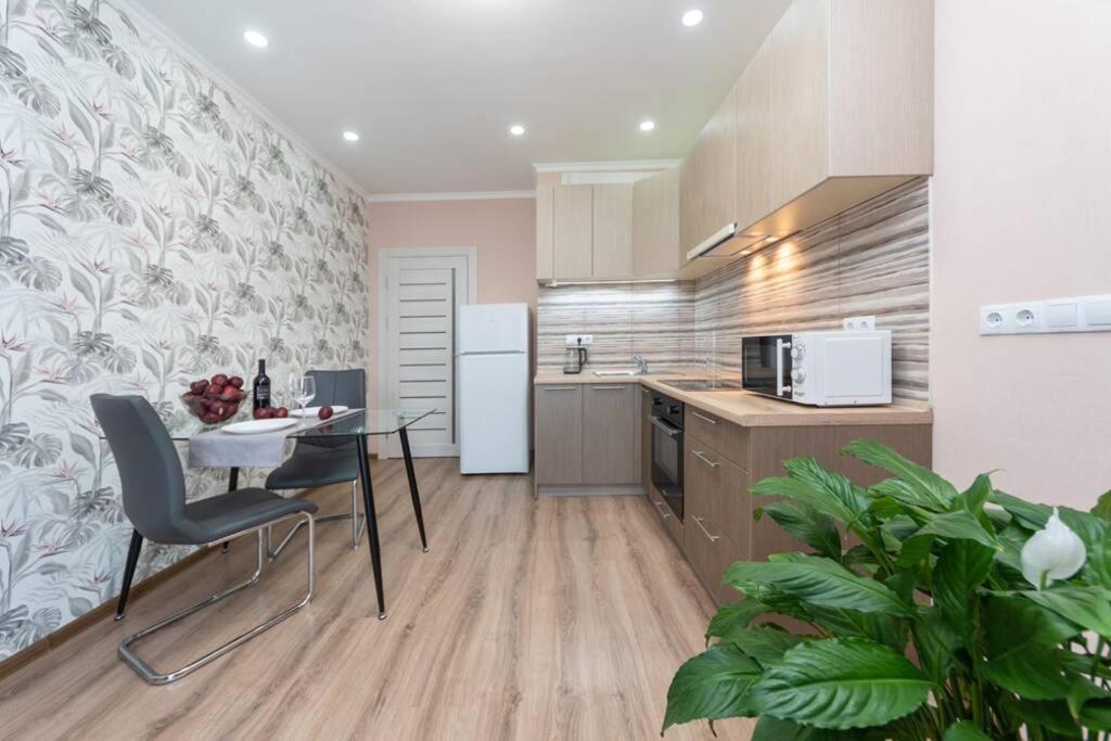 Квартира Люкс В Жк Лебединый, Ул. Ревуцкого 40 Г Kiew Exterior foto