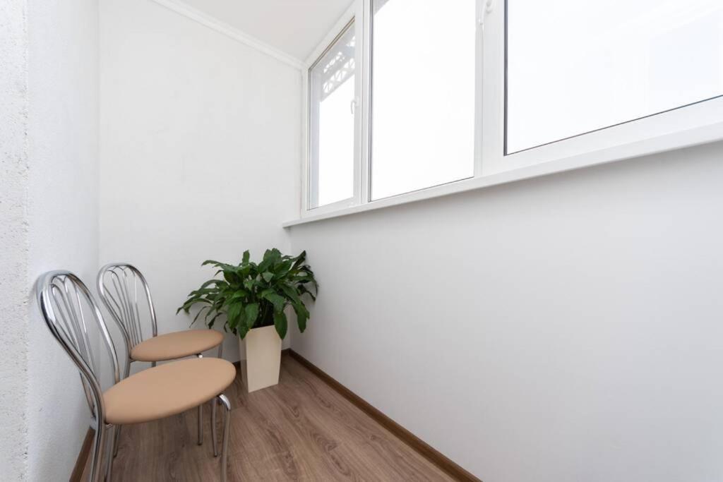 Квартира Люкс В Жк Лебединый, Ул. Ревуцкого 40 Г Kiew Exterior foto