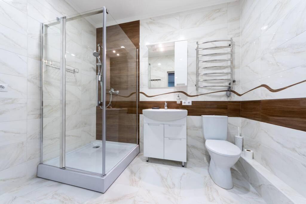 Квартира Люкс В Жк Лебединый, Ул. Ревуцкого 40 Г Kiew Exterior foto
